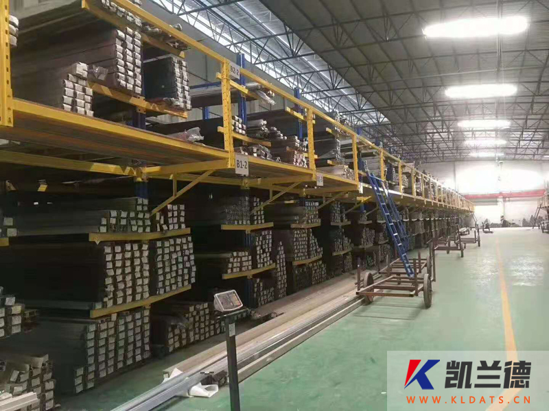 倉庫貨架每層有多高